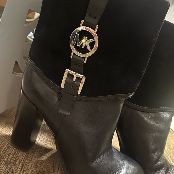 Micheal Kors boots - Picture 1 of 6